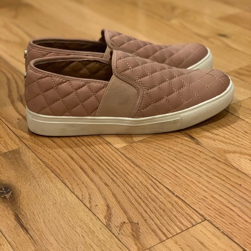 Adorable quilted Steve Madden shoes!